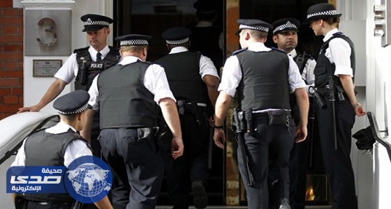 الشرطة البريطانية تصيب امرأة بطلق ناري في عملية مداهمة بلندن