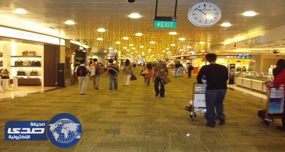 سلطات مطار إندونيسيا تضبط لص نرويجي سرق هاتف سعودي