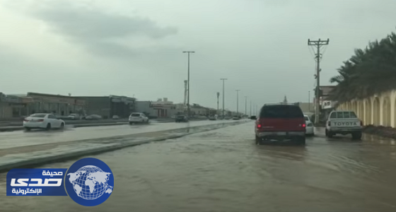 بالفيديو.. شوارع المدينة المنورة تغرق بسبب انفجار أنبوب مياه