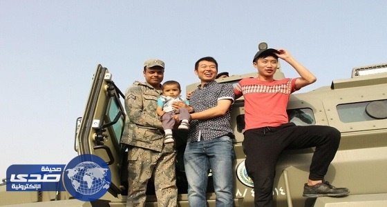 بالصور .. مدرعات حرس الحدود تجذب زوار جازان