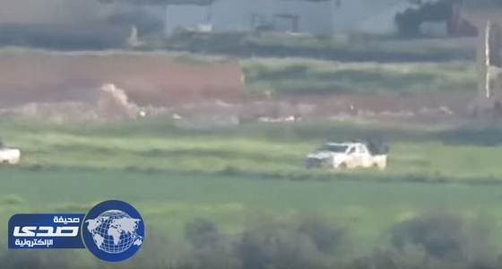 بالفيديو .. استهداف سيارة تقل جنود الأسد بصاروخ «تاو» في ريف حماة