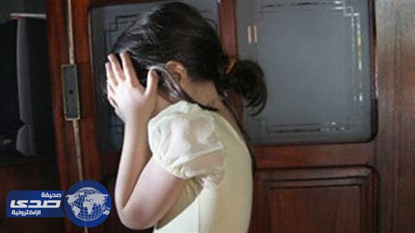 طفل يستدرج زميلته في الحضانة بالحلوي ويغتصبها