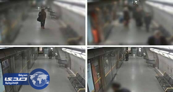 بالفيديو .. لحظة ترك شاب حقيبة متفجرات في مترو ببريطانيا