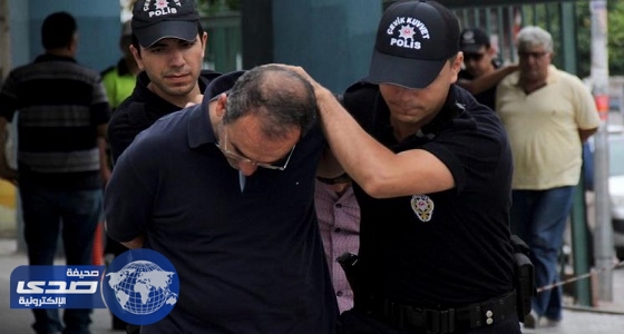 الشرطة التركية تعتقل إيراني يحمل أسلحة مضادة للدبابات