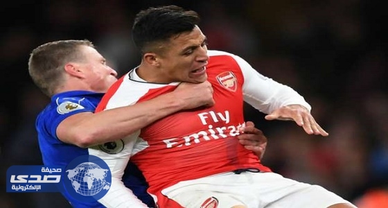بالصور.. مدافع ليستر يسخر من إصابة نجم أرسنال على طريقته الخاصة