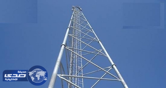 بالفيديو .. أطفال أعلى برج اتصالات في أبها