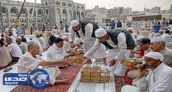 لجنة السقاية بمكة تصدر ضوابط جديدة لإفطار صائم بساحات المسجد الحرام