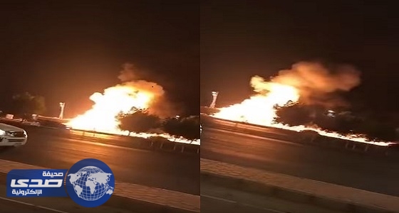بالفيديو.. المدني يباشر حريق ناقلة بترولية على طريق مكة_ جدة