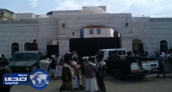 الحوثيون يعتدون على المحامين في محاكمة نشطاء معارضين للانقلاب
