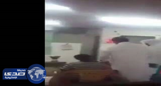 بالفيديو.. شاب يتشاجر مع شايب داخل مسجد يثير غضب النشطاء