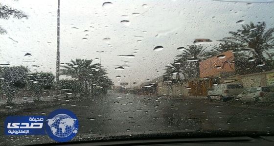 هطول أمطار غزيرة مصحوبة بزخات برد على جدة