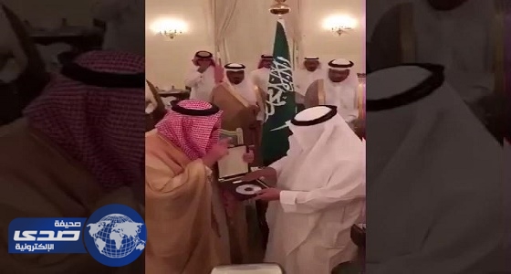 بالفيديو.. أمير القصيم يمدح المجلاد بعد رفع تصنيف المطار