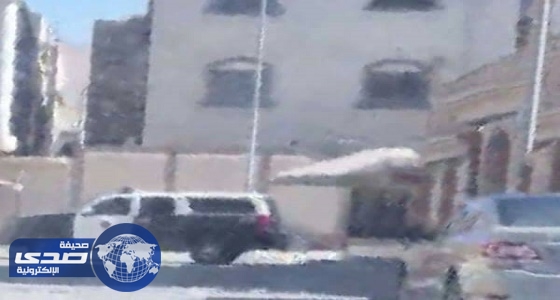 بالصور.. الأمن يداهم منزل والد إرهابي في ناصرة القطيف