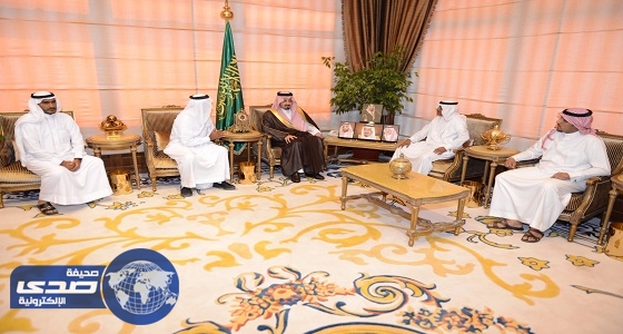 بالصور.. أمير عسير ينقل تعازي خادم الحرمين وولي عهده لأسرة الشهيد الشهري