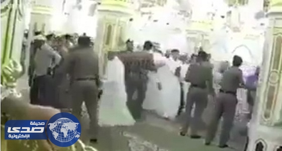 بالفيديو .. لحظة فتح الروضة الشريفة في المسجد النبوي