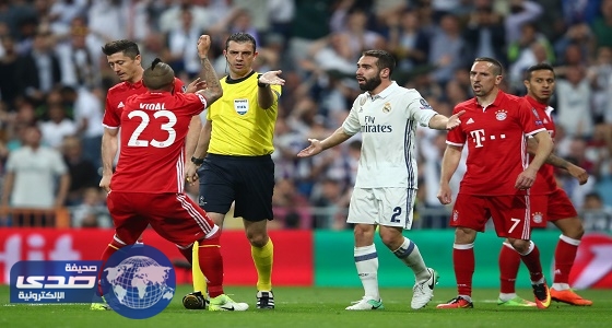 فيدال يهاجم حكم مباراة بايرن وريال مدريد