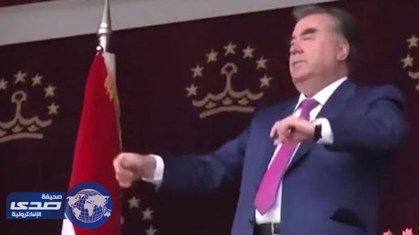 بالفيديو .. رئيس طاجيكي يرقص أمام الجمهور بعيد النوروز