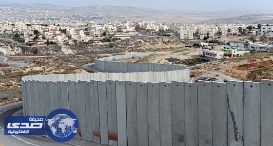 الاحتلال يستأنف بناء جدار الفصل في بيت لحم