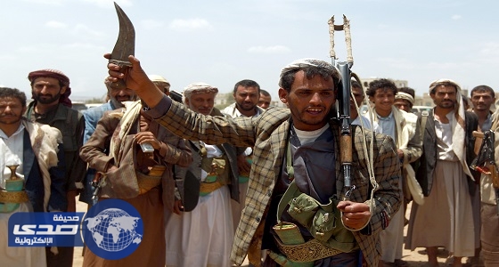 الحوثيون يحاصرون منزل مسؤول يمني ويطالبونه بتسليم ابنه لهم