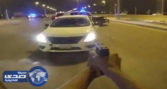 بالفيديو.. لحظات مثيرة لمطاردة سيارة مطلوبين في شوارع الرياض