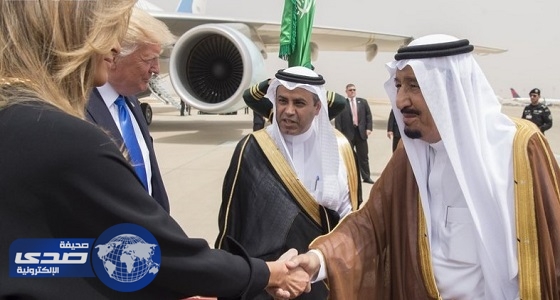 تعرف على مترجم الملك سلمان وترامب في قمة «العزم يجمعنا»