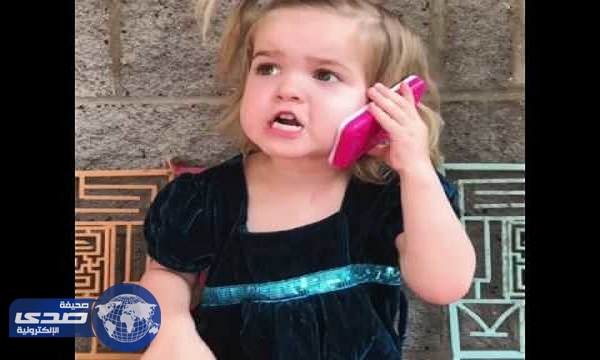 فيديو طريف.. لطفلة توبخ حبيبها الخائن