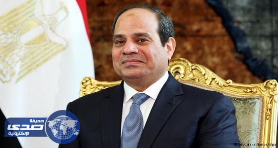 ملك البحرين يمنح الرئيس المصري وسام الشيخ عيسى آل خليفة