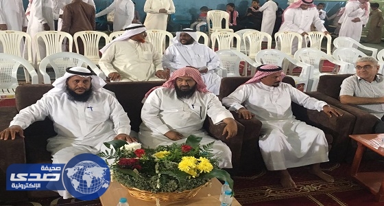 مدرسة العرضة الابتدائية بصبيا تكرم اثنين من معلميها المتقاعدين