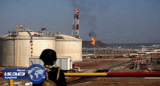 الحكومة اليمينة تبحث إعادة إنتاج النفط إلي ما قبل إنقلاب الحوثيين