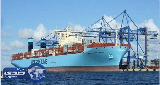 أكبر سفينة حاويات في العالم تعبر قناة السويس المصرية