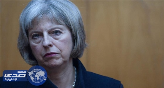 بالفيديو.. امرأة تحرج رئيسة الوزراء البريطانية