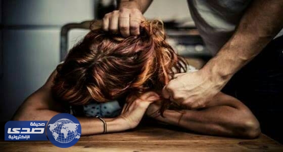 بالفيديو.. الشك يقود مغربي لتعذيب زوجته العشرينية خلال شهر العسل