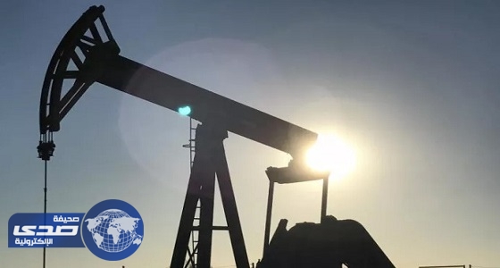 النفط يرتفع بفعل توقعات تمديد خفض الإنتاج