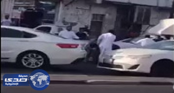 بالفيديو.. مضاربات عديدة في شوارع المملكة بأول أيام رمضان