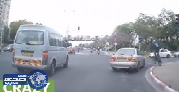 بالفيديو.. العناية الإلهية تنقذ سائق من حادث مروع
