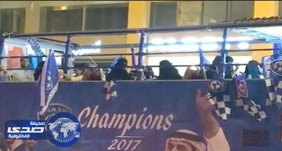 صورة باص الهلال المكشوف تثير غضب نشطاء التواصل الاجتماعي