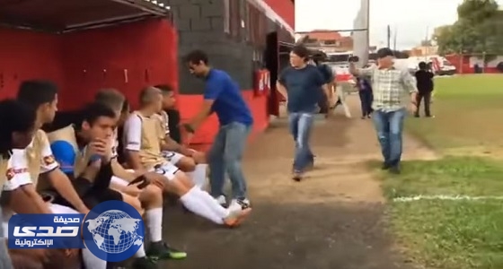 بالفيديو.. الشرطة البرازيلية تعتقل لاعب كرة أثناء المباراة