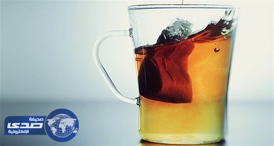 خبيرة صحية تحذر من ترك كيس الشاي في الكوب لفترة طويلة