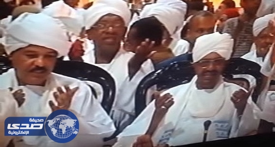 بالفيديو.. موقع سوداني يكشف حقيقة الفيديو المتداول لزواج الرئيس عمر البشير