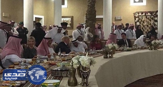 بالفيديو والصور.. مأدبة عشاء الرئيس الأمريكي في قصر المربع