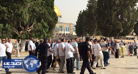 مستوطنون يقتحمون المسجد الأقصى احتفالا بعيد «  البواكير»