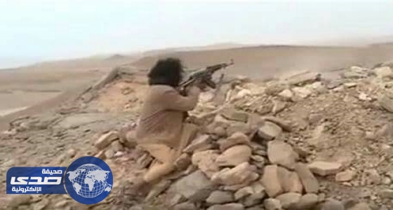 بالفيديو.. مقاتل يمني: يرفض قص شعره الا في صنعاء