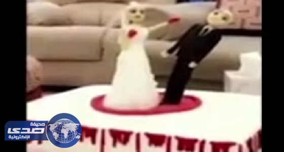 بالفيديو: خليجية تحتفل بطلاقها من زوجها