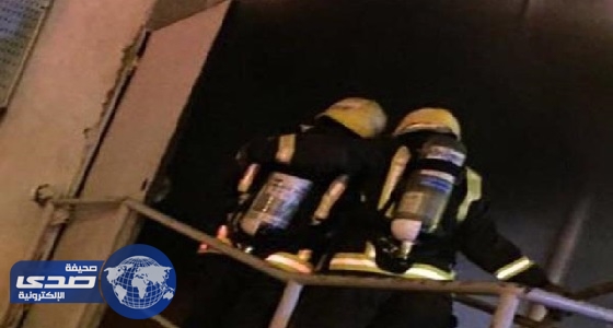 بالصور.. إصابة شخصين إثر حريق داخل محل ملابس بالطائف