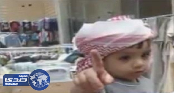 بالفيديو.. والد الطفل «شهيد المسورة» يروي لحظات استهداف رصاصات الغدر ابنه