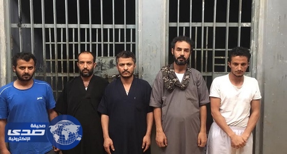 شرطة الرياض تلقي القبض على عصابة «سرقة المحال التجارية»