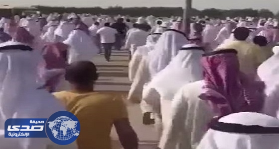 بالفيديو .. آلاف الكويتيون يلبون دعوة سيدة مصرية عبر تويتر