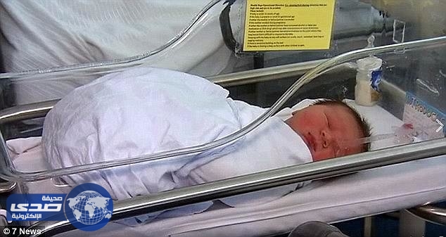 بالصور.. نيوزلندية تضع طفلاً عملاقاً أكبر حديثي الولادة في العالم