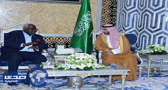 بالصور.. نائب أمير مكة يستقبل رئيس سيراليون