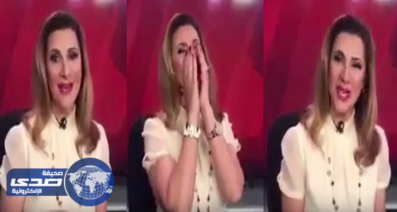 بالفيديو.. شاهد ماذا فعلت مذيعة قناة «الحرة عراق» أثناء قراءتها النشرة
